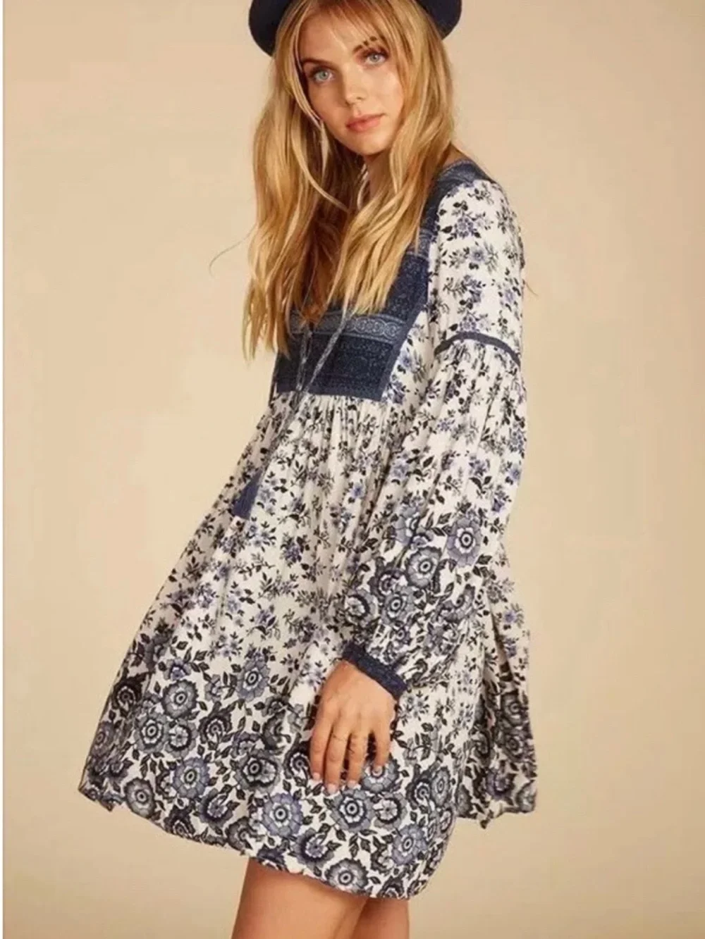 Spell Elle Dress Blue Floral V-Neck Boho Mini Dress size S - Picture 9 of 12